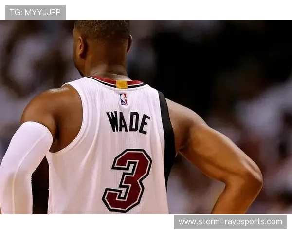 足球场上的球星外号揭秘：从小跳蚤到神奇飞翼，谁是你心中的传奇人物